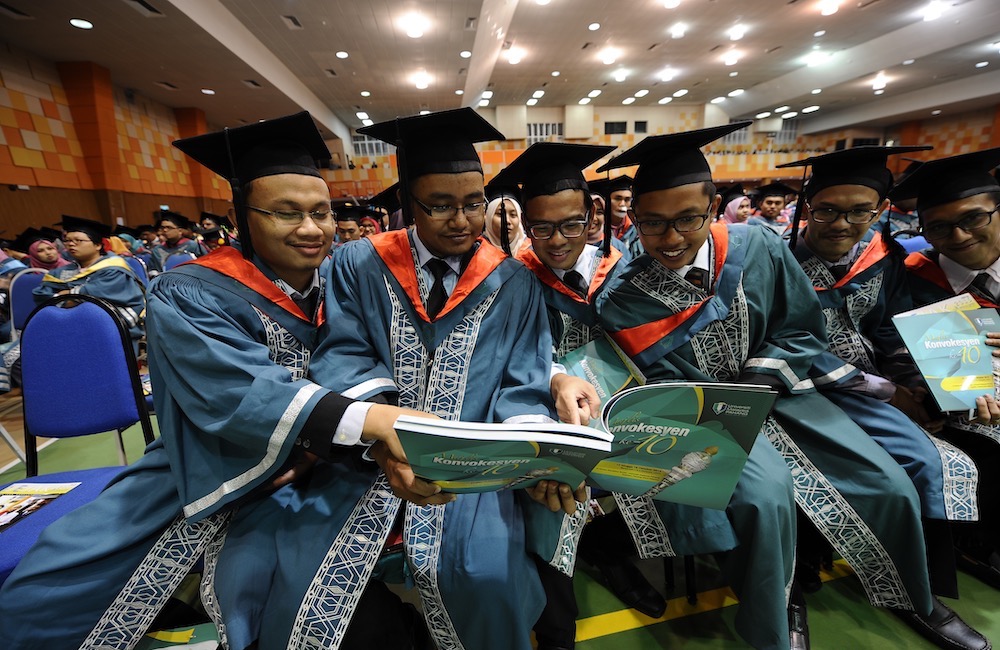 UMP proudly produces 2,773 graduates in its 13th Convocation